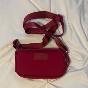 NWOT Dagne Dover Mara Phone Sling